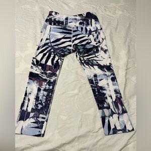 Layers 8 Size M Abstract Print Leggings